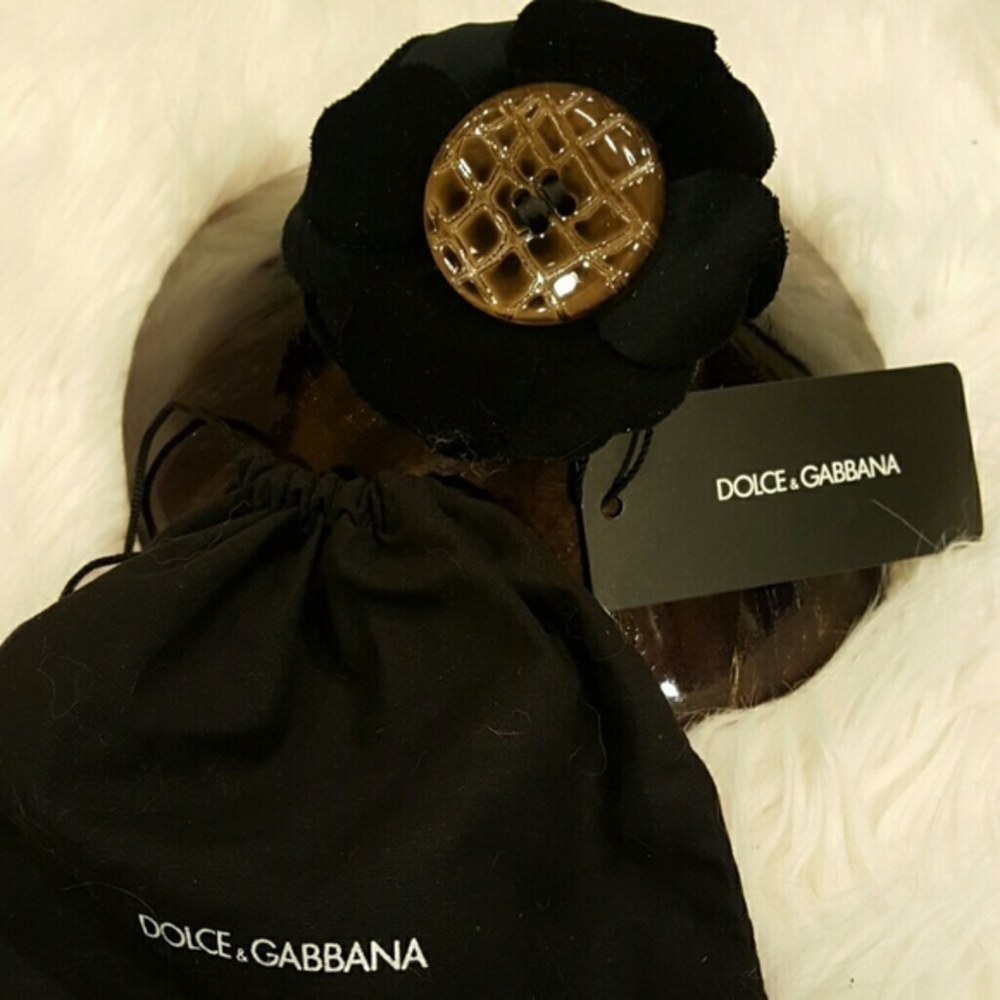 💗NWT DOLCE & GABBANA BLACK SUEDE LEATHER CENTER‎ BROOCH/ PIN
